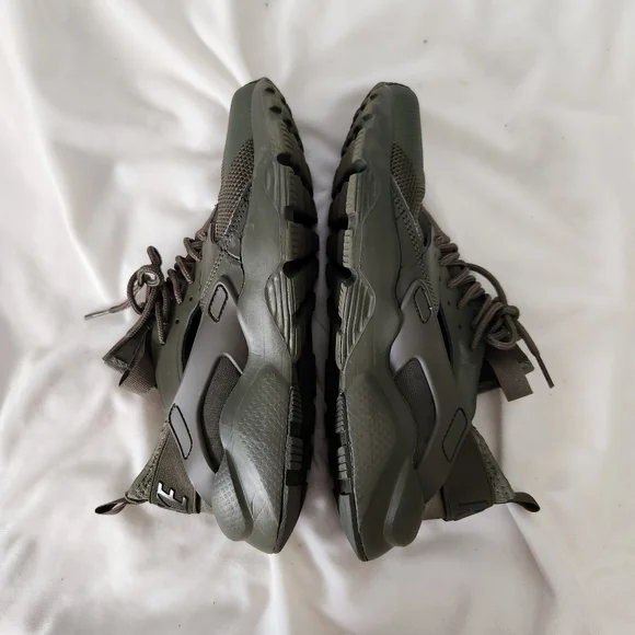 Nike Air Sneaker men's size 8 Moss Green Huarache Run - Picture 11 of 16
